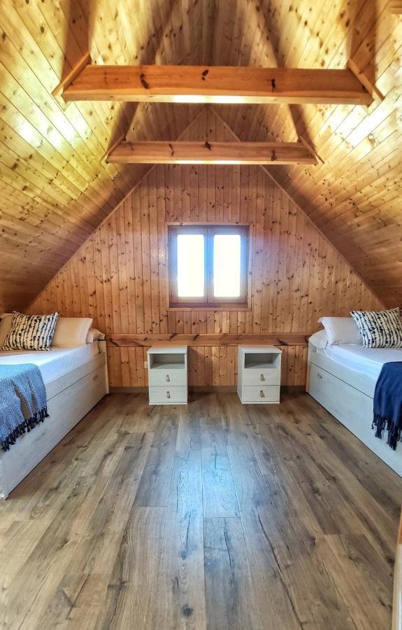 Casita De Madera Girona