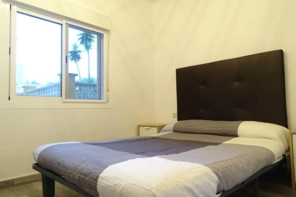 En A 100 Metros De La Playa Apartamento *