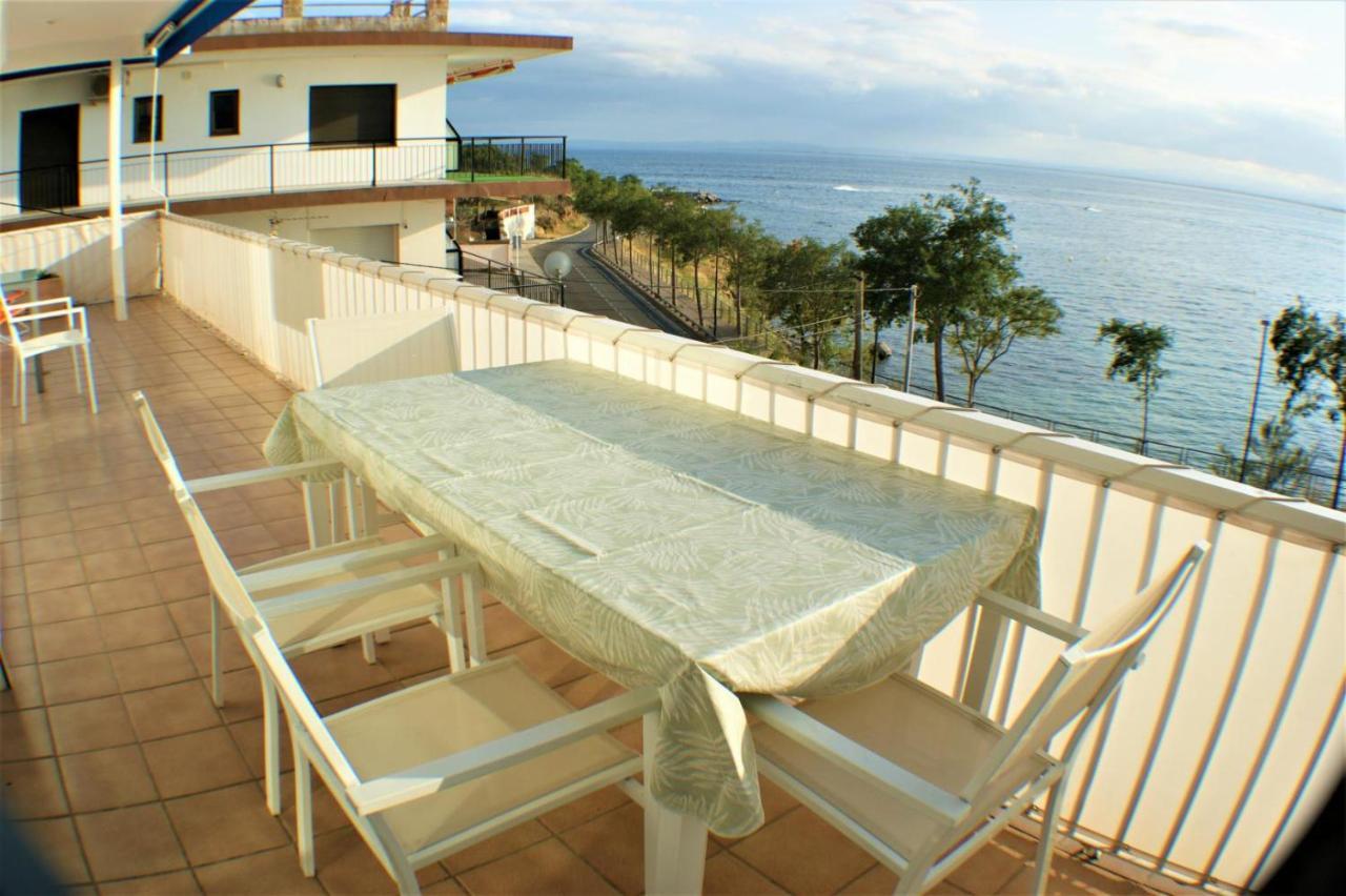 Apartment Bonito Apartamento En Con Vistas Al Mar Roses