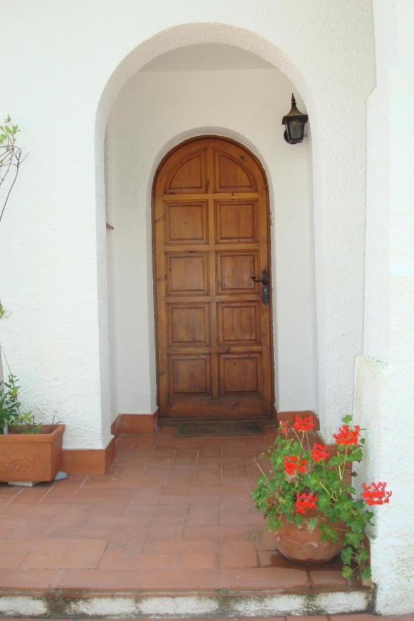 Beautiful Detached Close To Sandy Beach, Shops And Restaurants Villa *