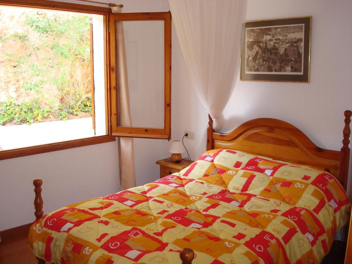 Villa Beautiful Detached Close To Sandy Beach, Shops And Restaurants