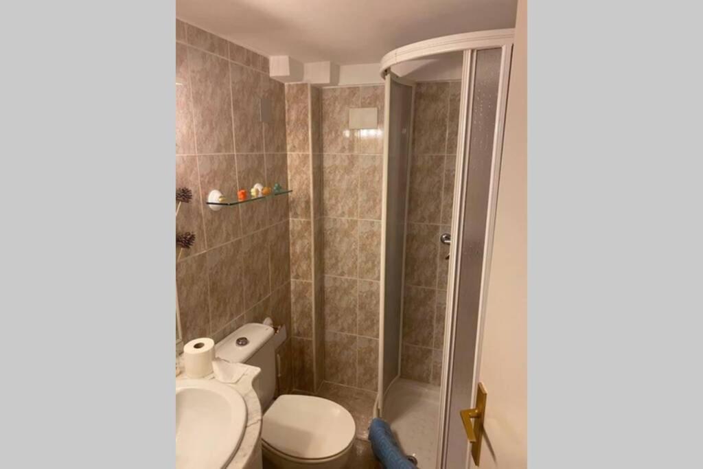 Apartment Dans Un Endroit Calme Et Discret D Empuria