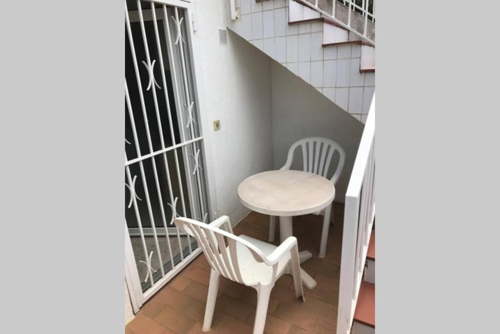 Dans Un Endroit Calme Et Discret D Empuria Apartment *