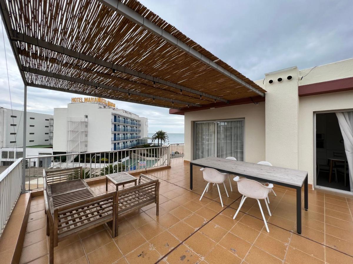 Beautiful Loft, Huge Sunny Terrace, View Over The And Sea Apartamento Rosas