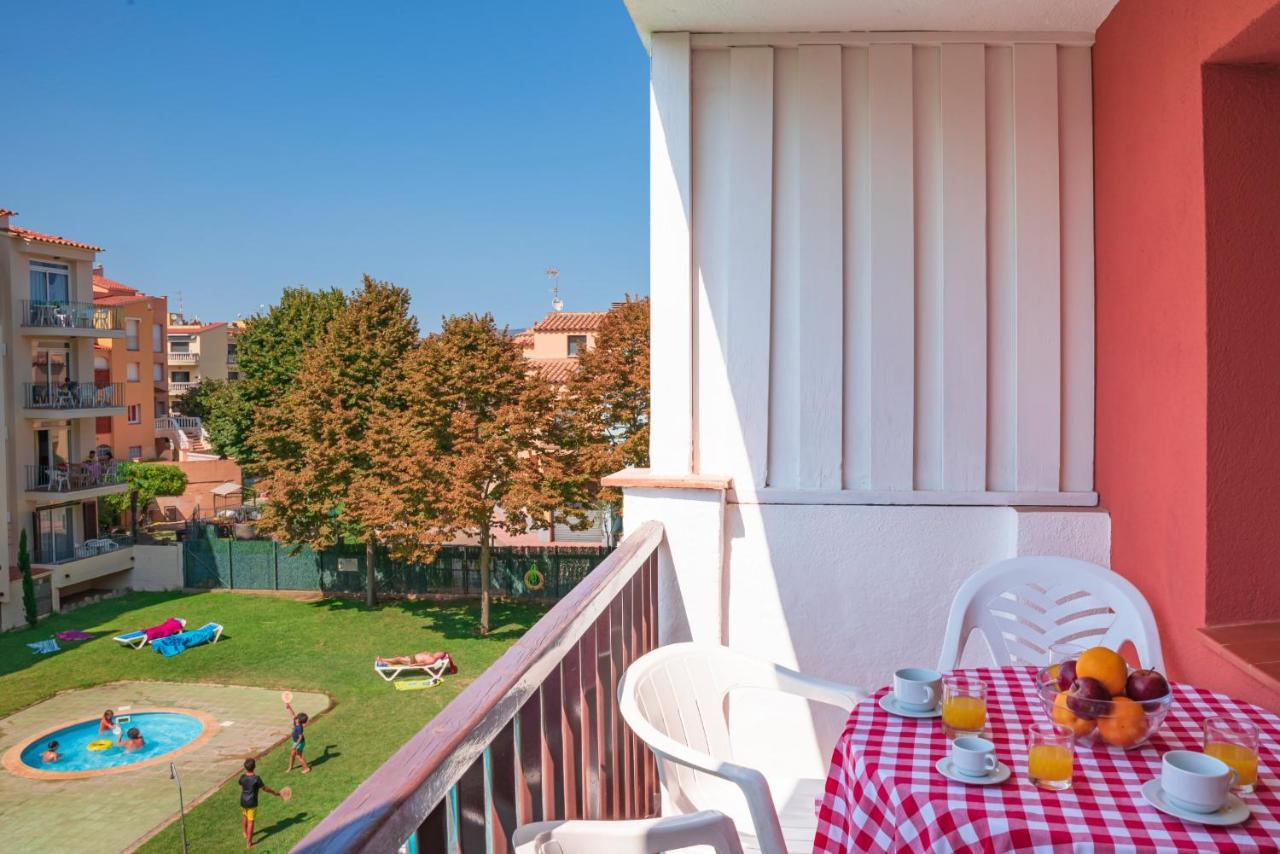 Aptos. Comte D´empuries Apartamento *