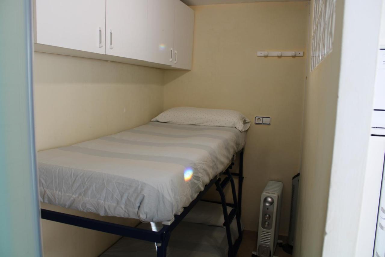 Apartamento Estudio Primera Línea De Mar Con Piscina Y Párking