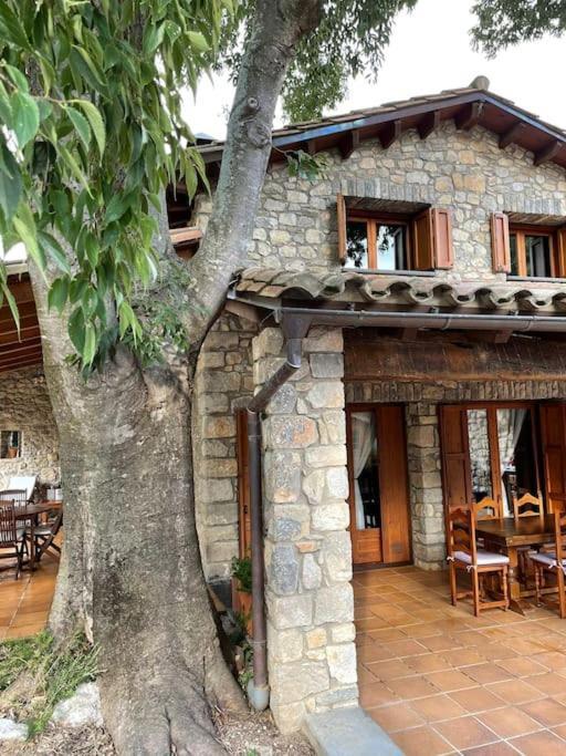 El Vilarot. La Casa De Piedra En La Naturaleza. Chalet