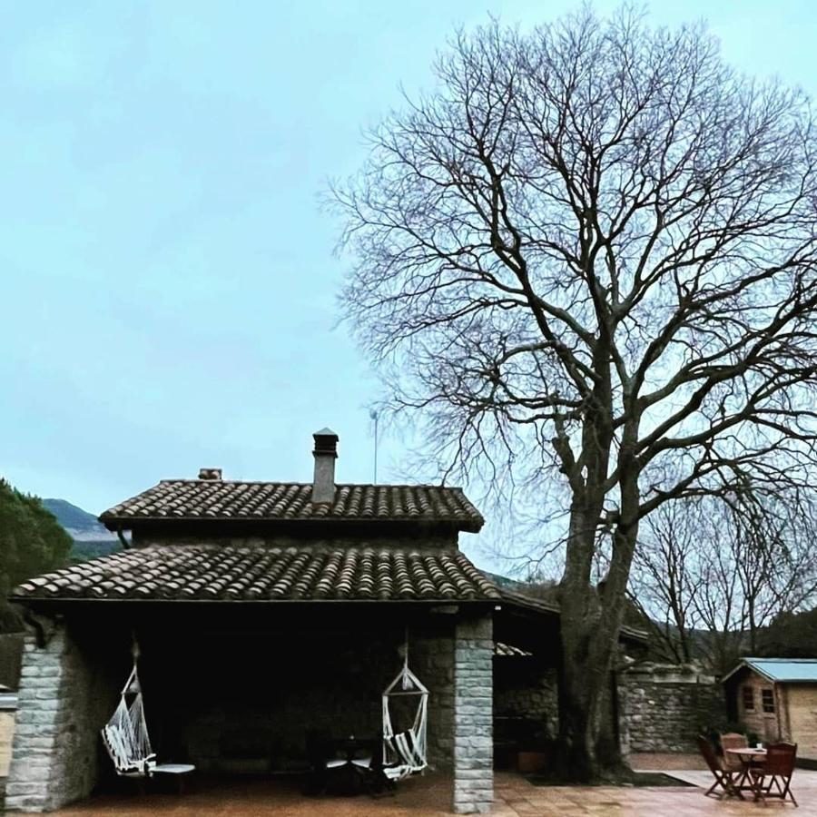 El Vilarot. La Casa De Piedra En La Naturaleza. Chalet