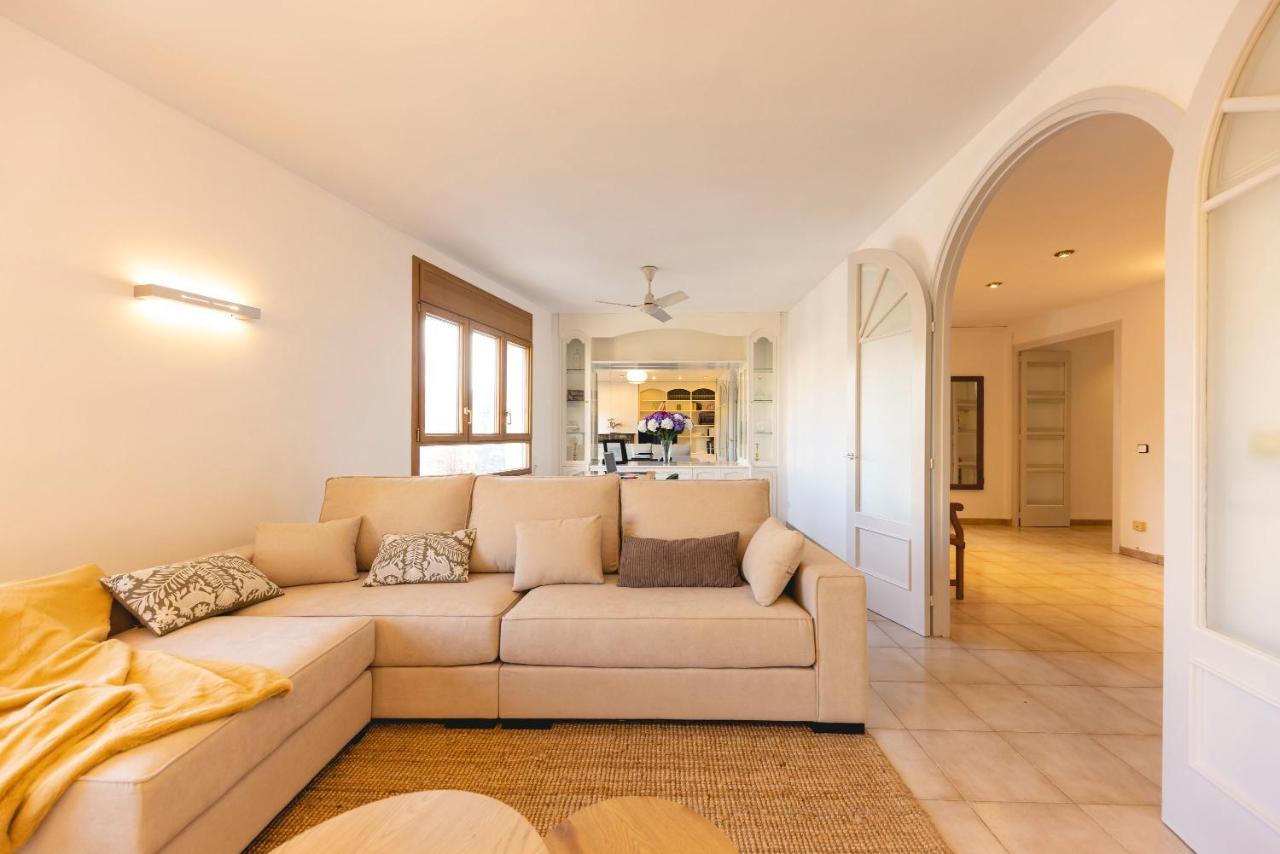 Bravissimo El Lleo, Bright 4-bedroom Apartment Girona
