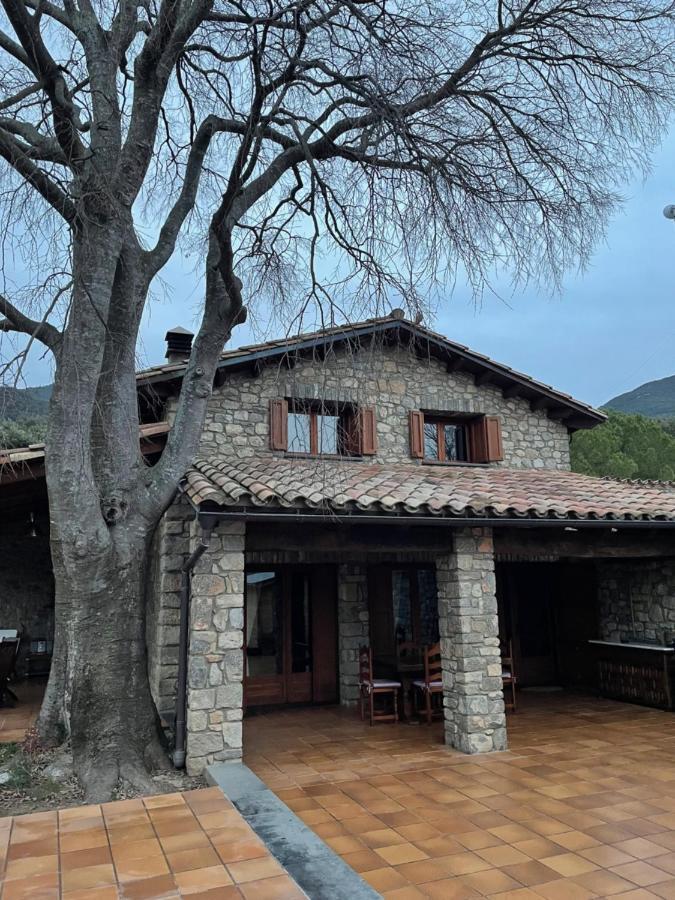 El Vilarot. La Casa De Piedra En La Naturaleza. * Gerona
