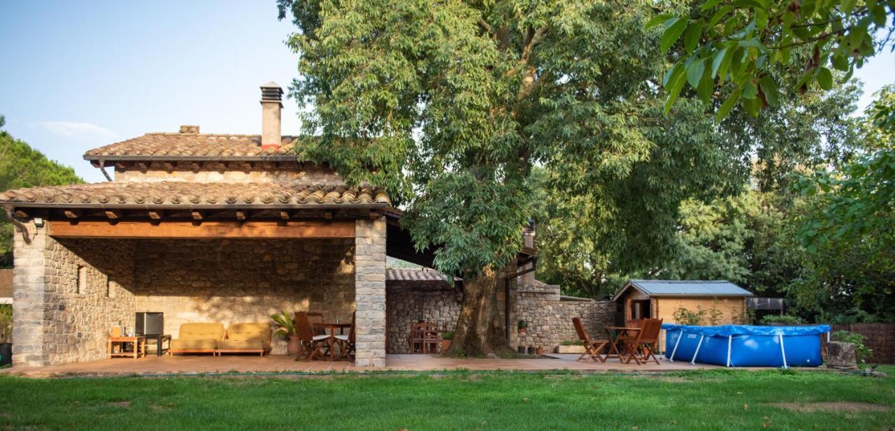 Chalet El Vilarot. La Casa De Piedra En La Naturaleza. *