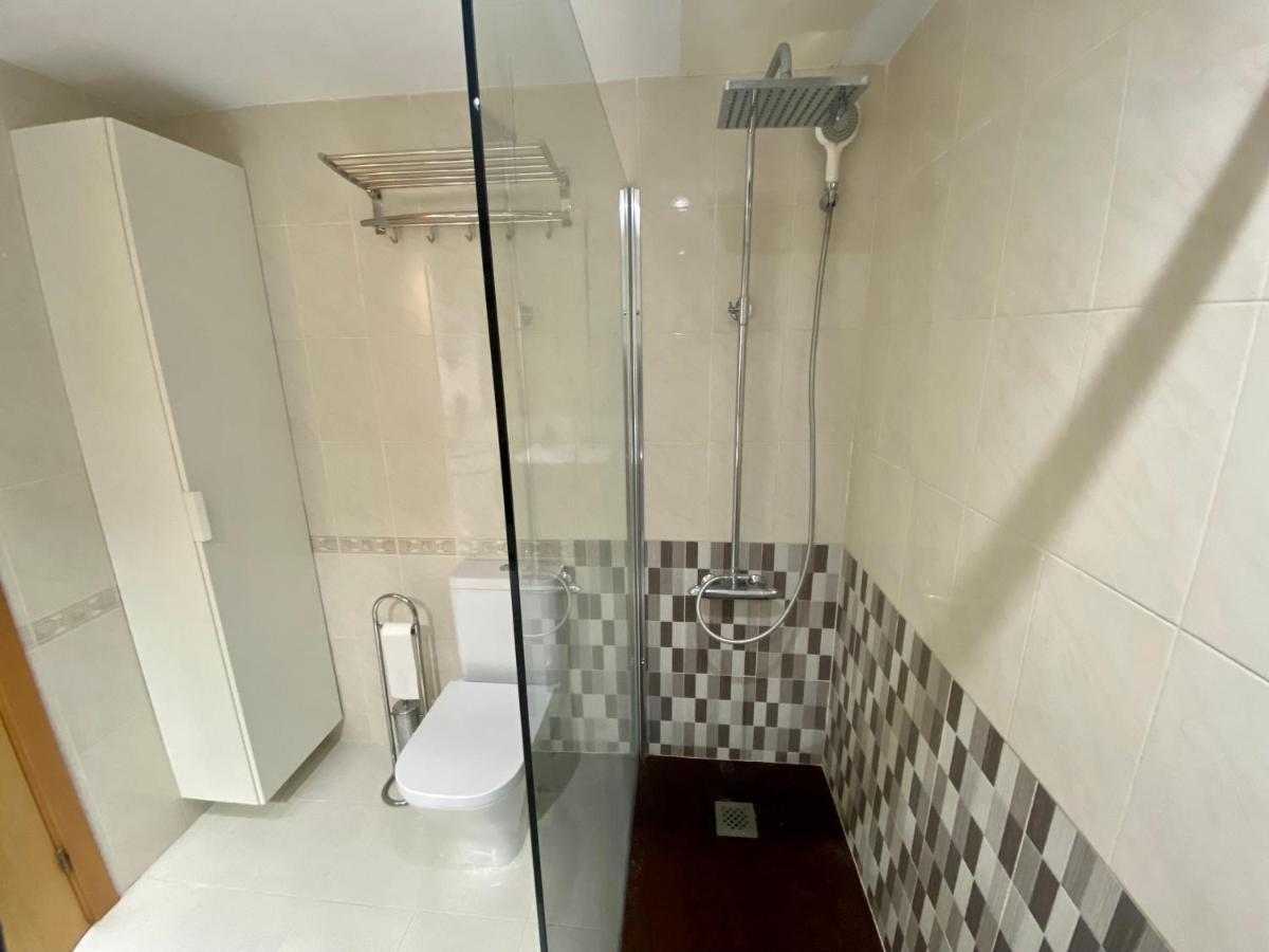 Acogedor Con Piscina En *