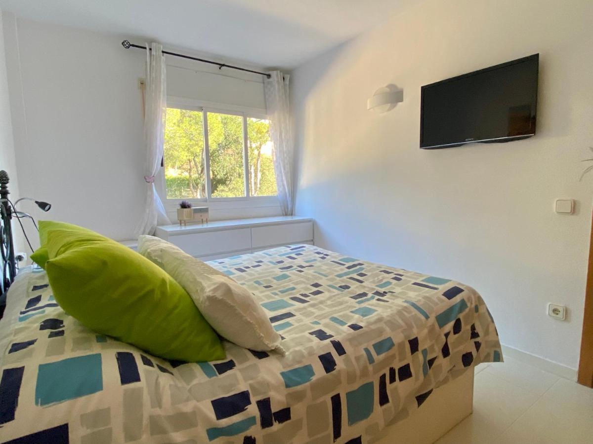 Acogedor Con Piscina En Apartamento