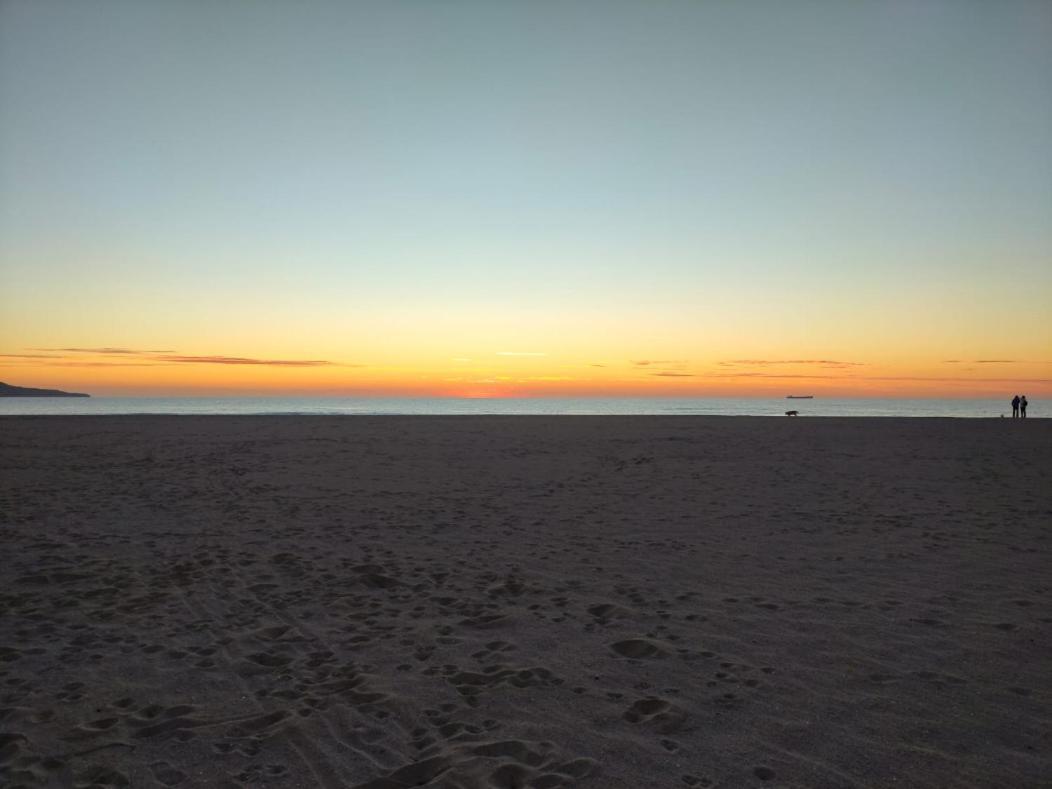 De Platja En Poblat Típic Ampuriabrava