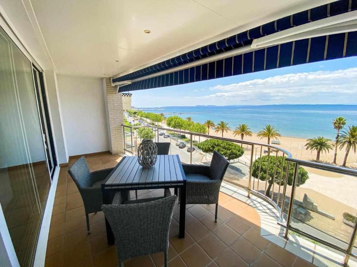 Casc Antic Sl Avgda De Rhode Apartamento
