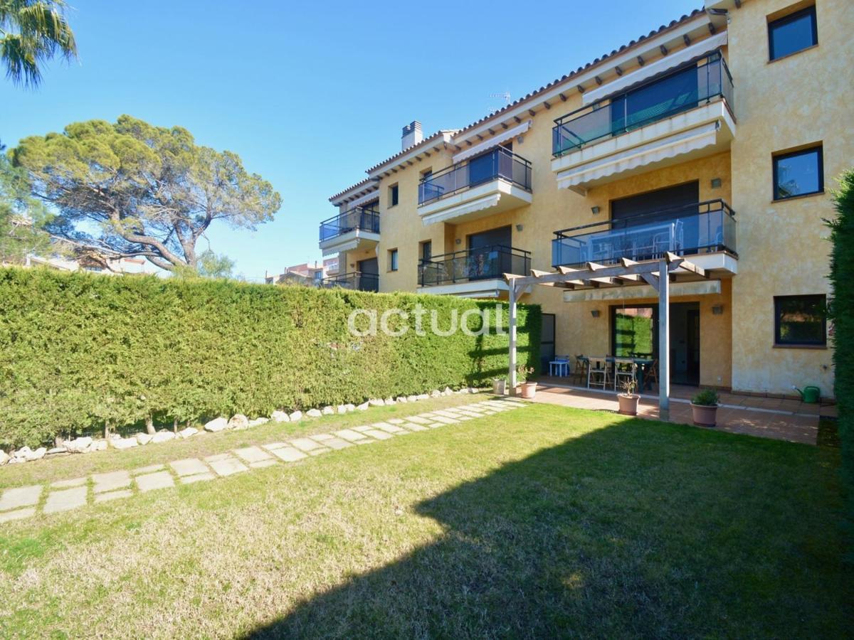 Xaloc Esc.b Bajos A Apartamento