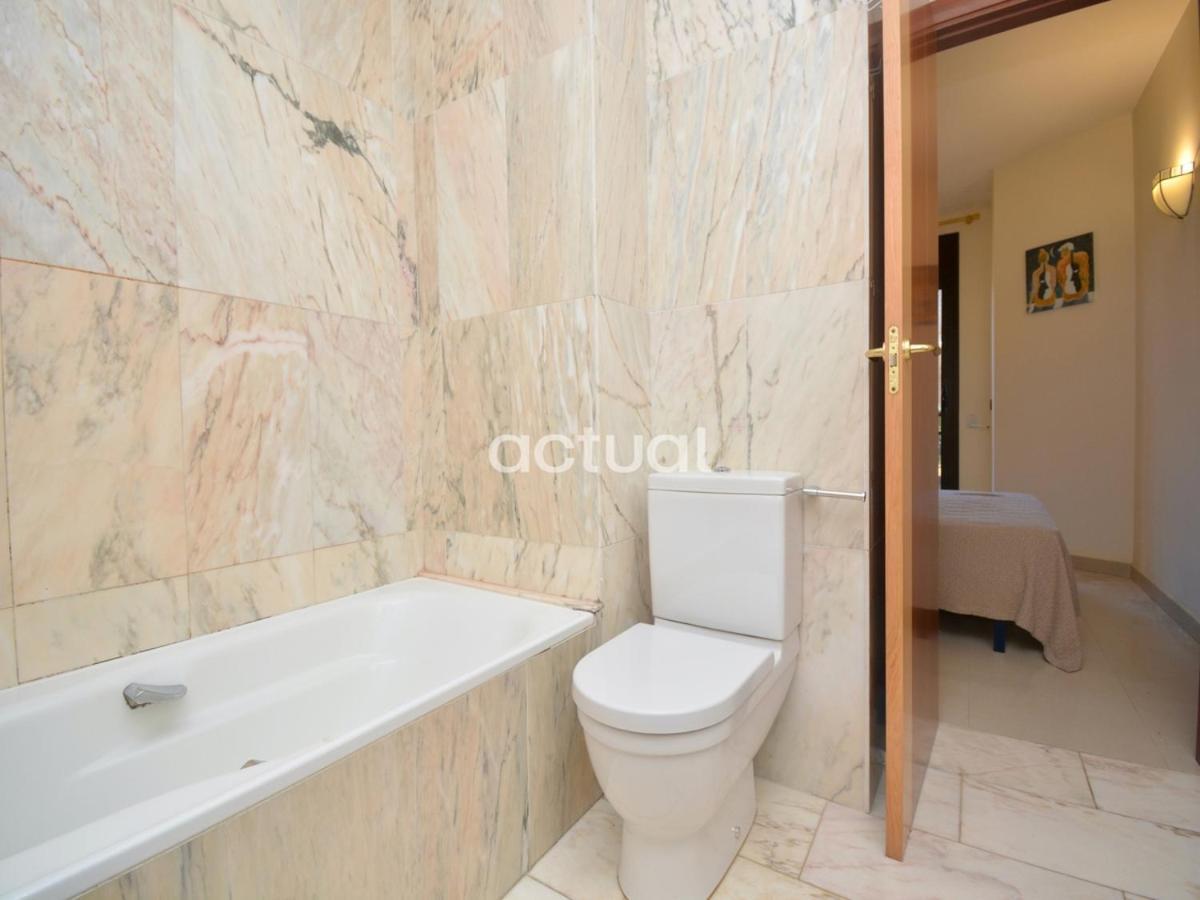 Xaloc Esc.b Bajos A Apartamento
