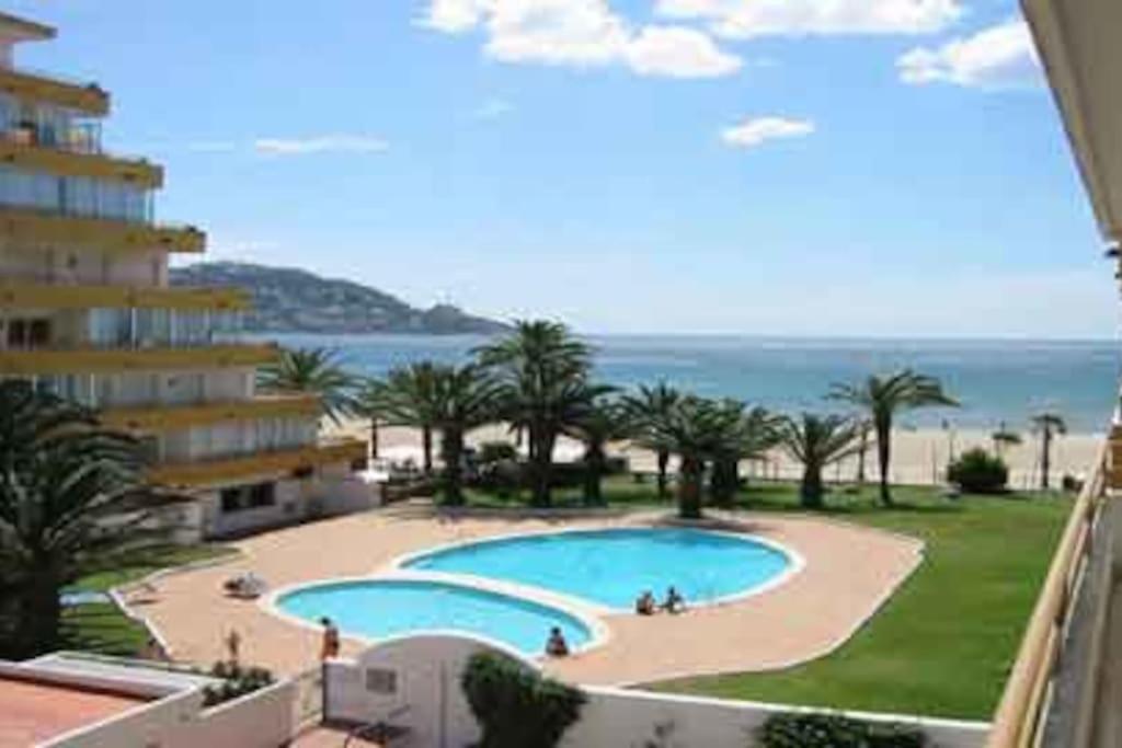 Beautiful In Front Of Beach, Pool, View Rosas