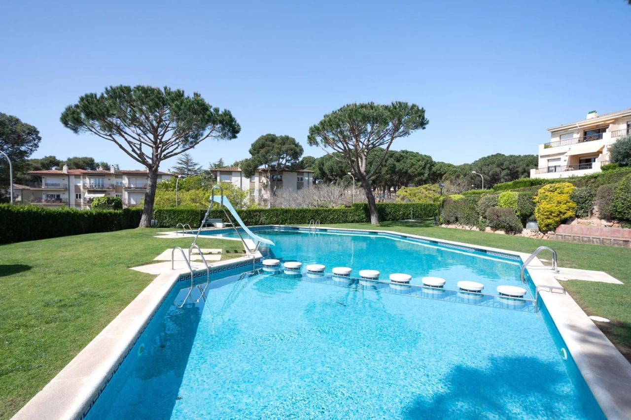 Сasa de vacaciones Bonita Con Jardín Privado Y Piscina Comunitaria