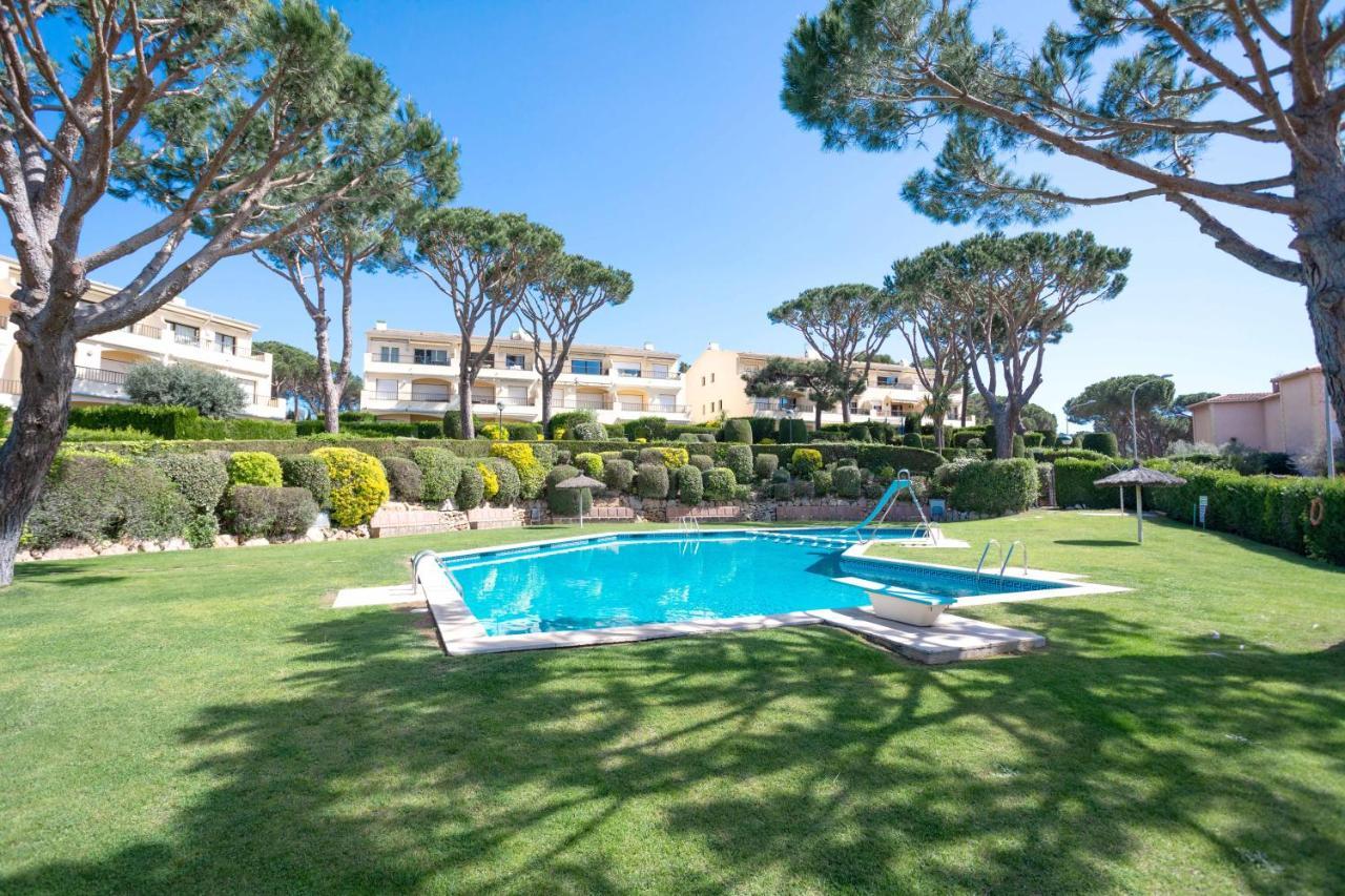 Bonita Con Jardín Privado Y Piscina Comunitaria *