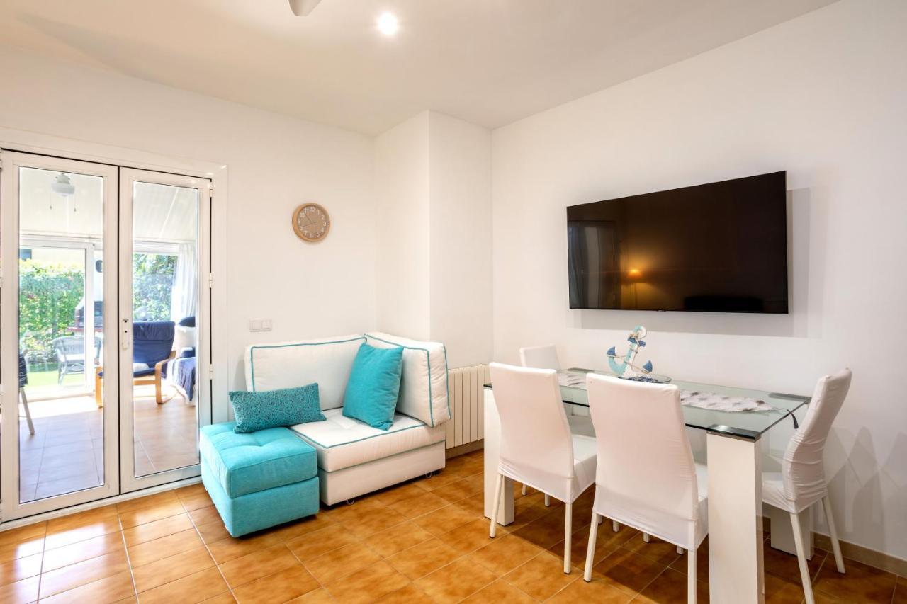Сasa de vacaciones Bonita Con Jardín Privado Y Piscina Comunitaria *