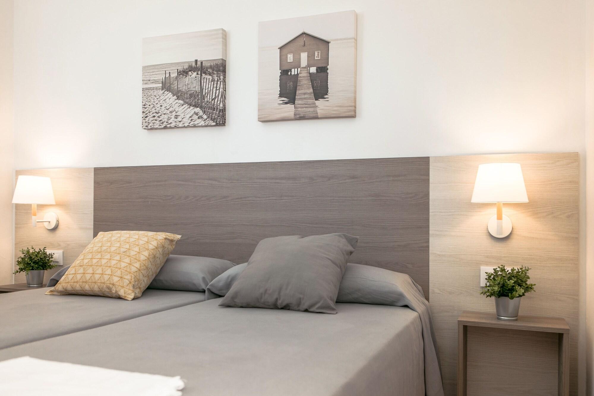 Rvapartaments Benelux Apartment *