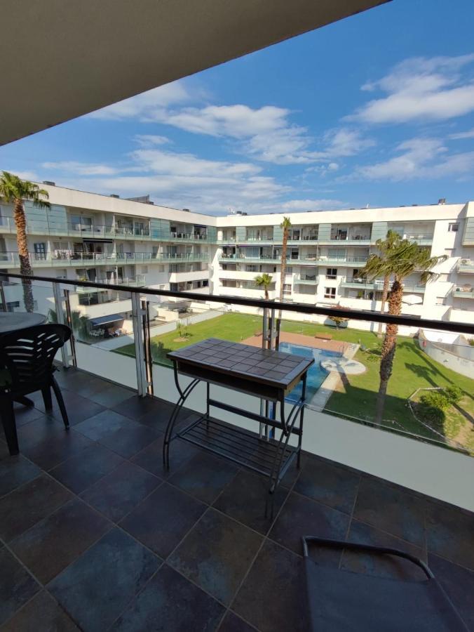 Proche Commerces Avec Grande Terrasse Et Piscine *