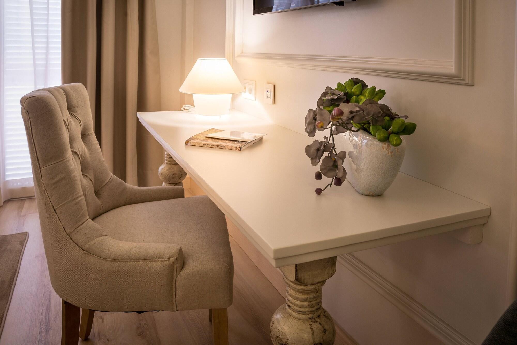 Pirineos By Pierre & 4* Figueres (Girona)