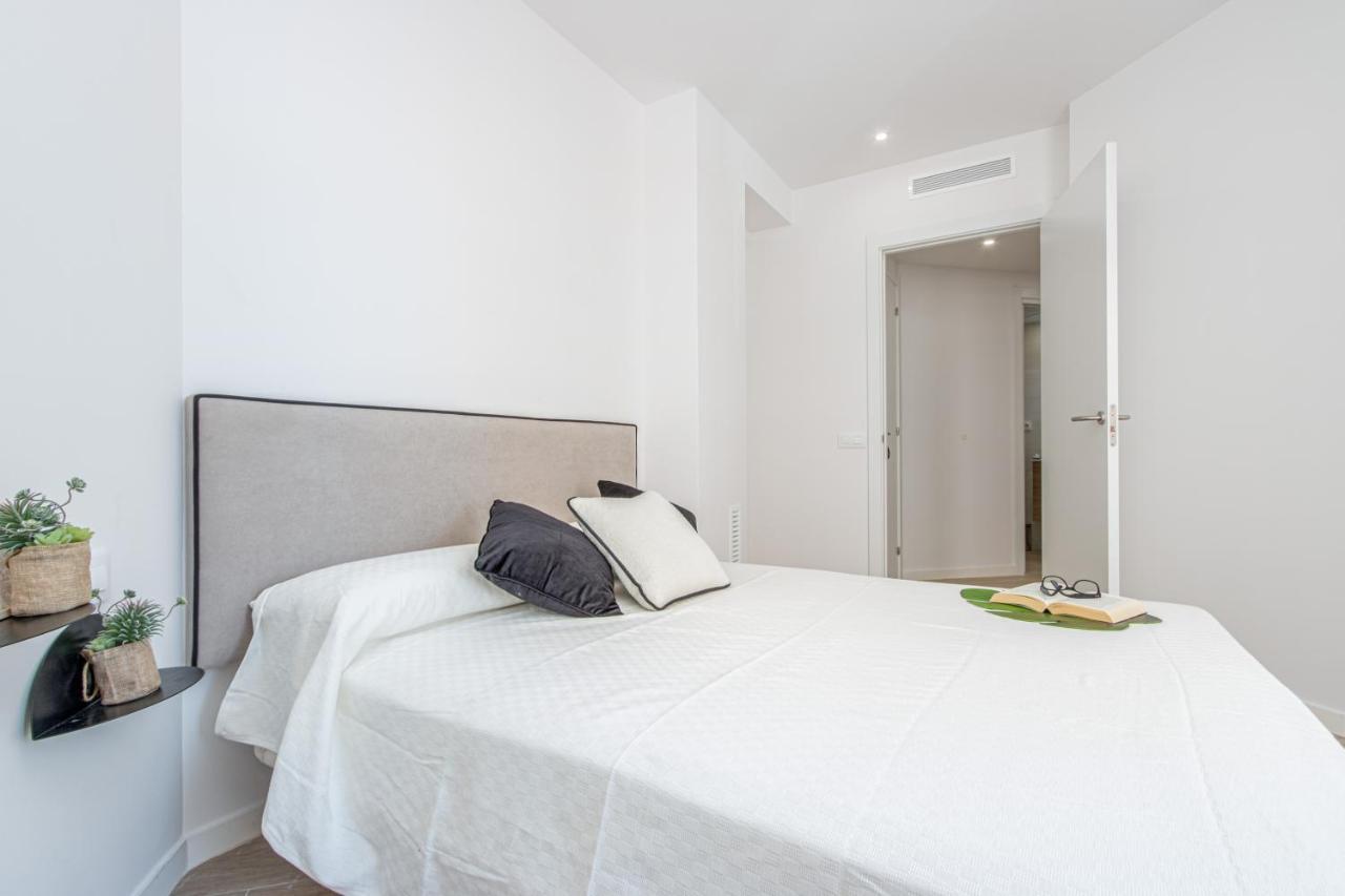 M A R I V E N T 01 Apartment Roses
