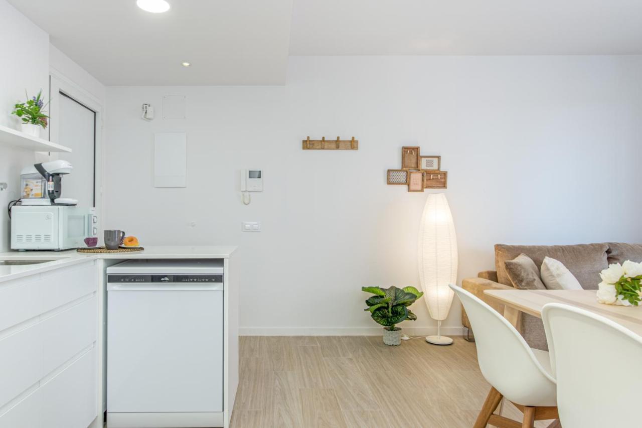 M A R I V E N T 01 Apartment *
