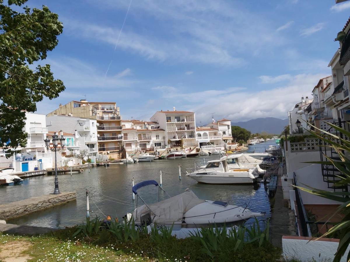 Estudi Amb Vistes Al Canal Apartamento Ampuriabrava