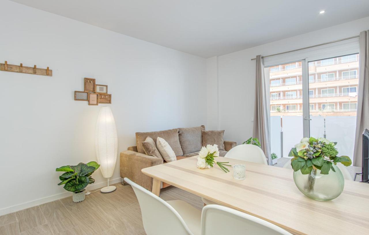 M A R I V E N T 01 Apartment *