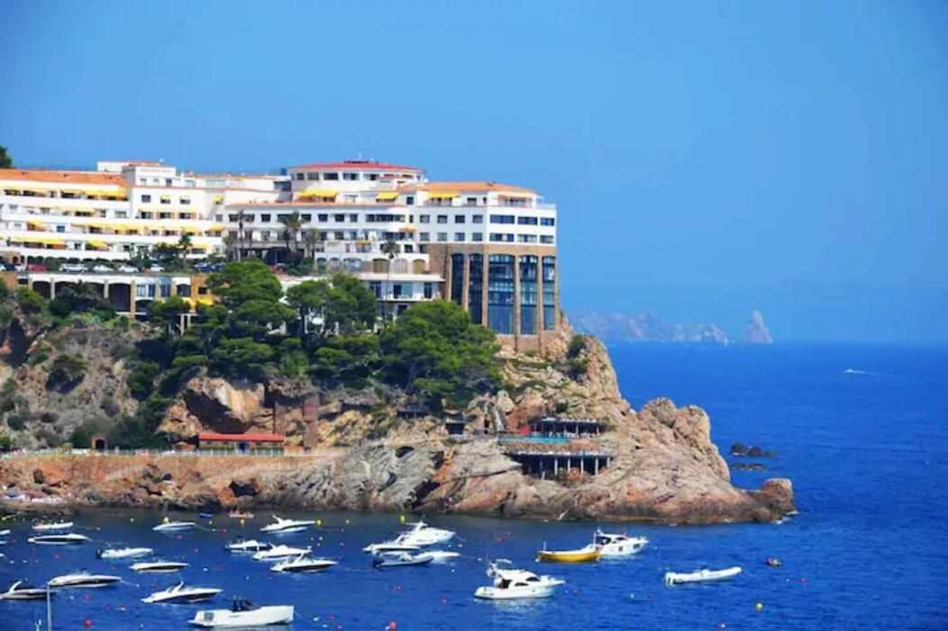 Apartamento Cap Sa Sal 74 Con Terraza Literalmente Sobre El Mar