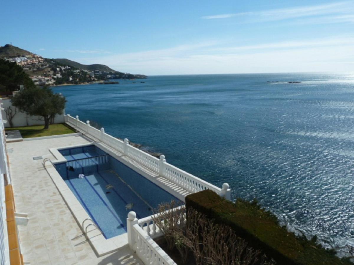 Magnificas Vistas Mar Y Piscina Ref 298 Roses