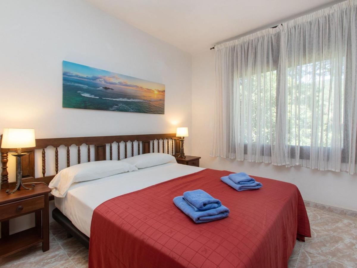 S'esquirols I By Interhome Apartamento