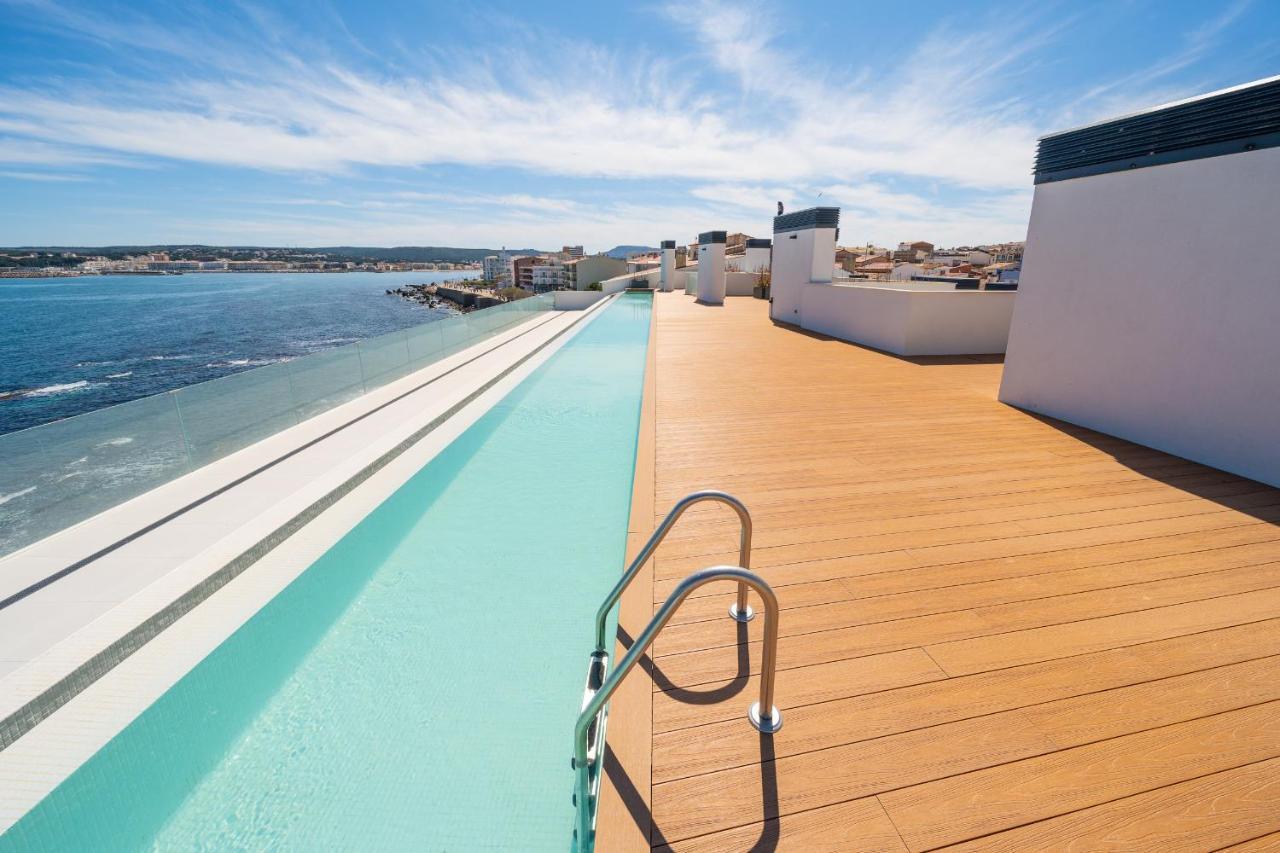Montse Con Terraza L' Escala
