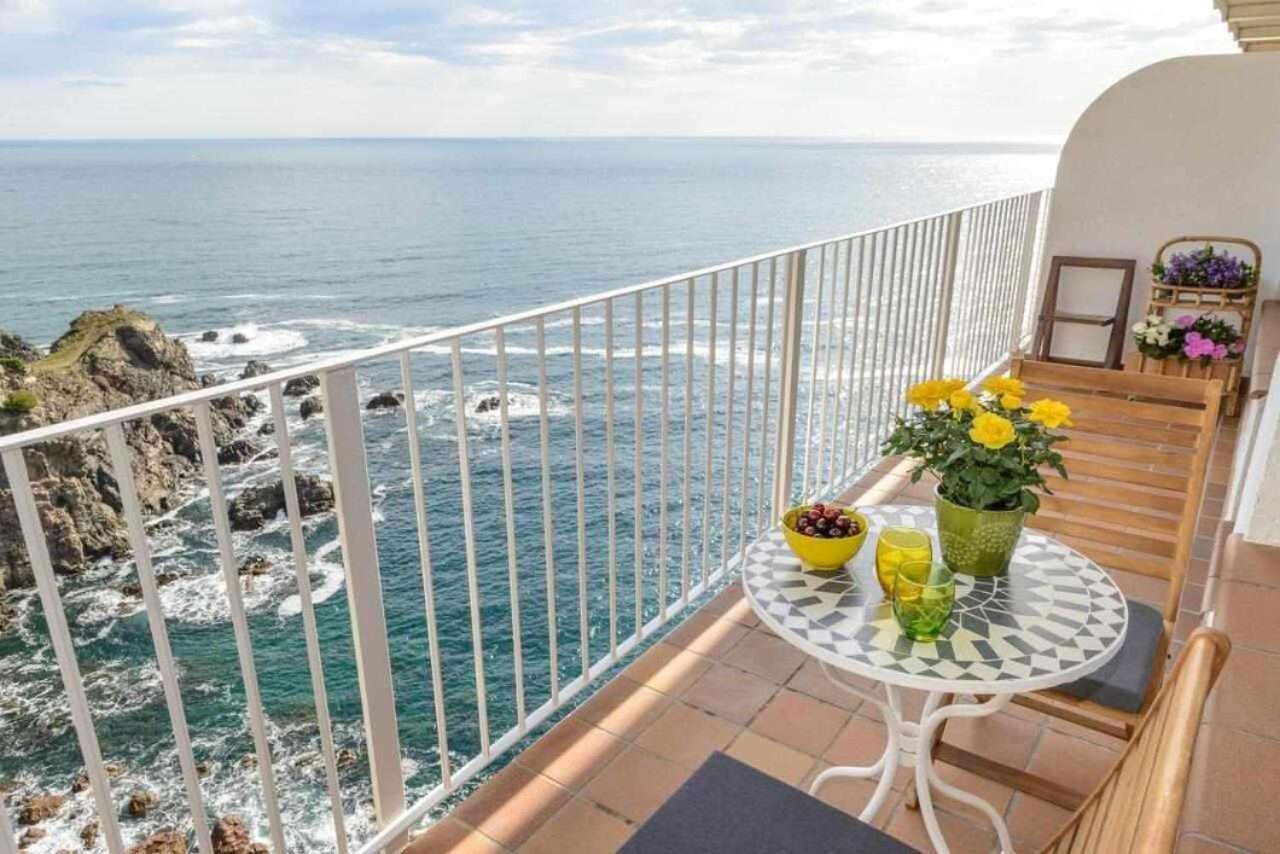 Cap Sa Sal 74 Con Terraza Literalmente Sobre El Mar