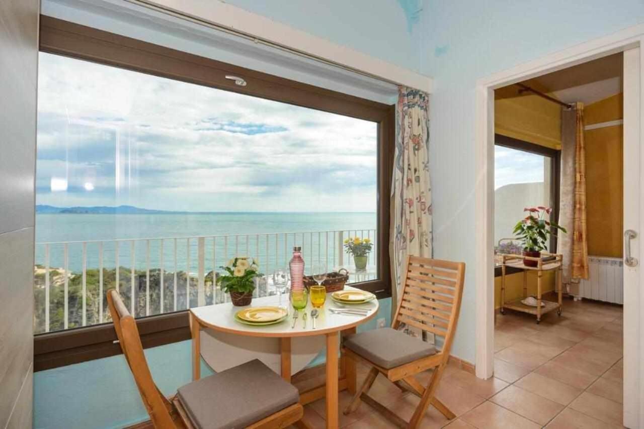 Apartamento Cap Sa Sal 74 Con Terraza Literalmente Sobre El Mar