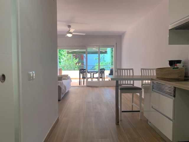 De Un Solo Ambiente Con Terraza Y Piscina Y * Tossa de Mar