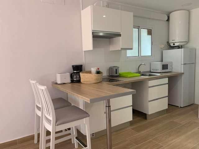 Apartamento De Un Solo Ambiente Con Terraza Y Piscina Y *