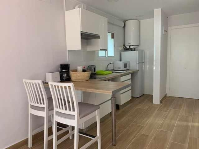 De Un Solo Ambiente Con Terraza Y Piscina Y Apartment Tossa de Mar