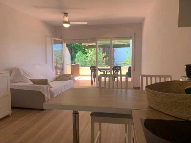 Apartamento De Un Solo Ambiente Con Terraza Y Piscina Y Tossa de Mar