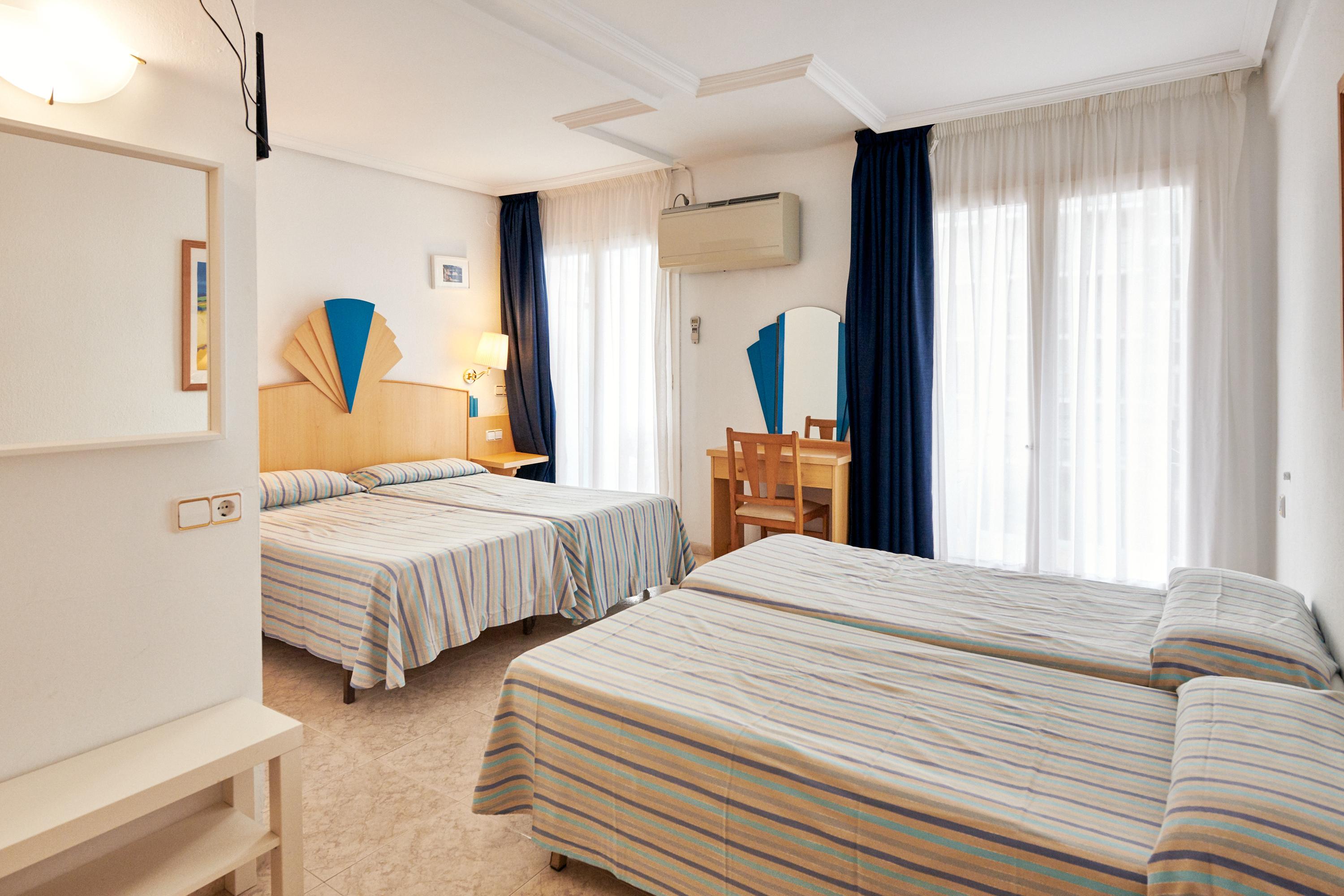 Checkin Hotel 3*
