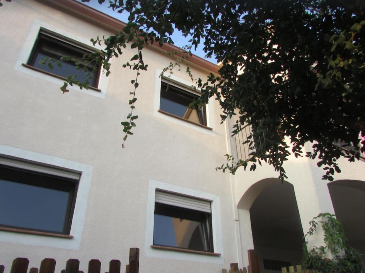 Cosy With Swimming Pool And Spacious Private Terrace Apartment *