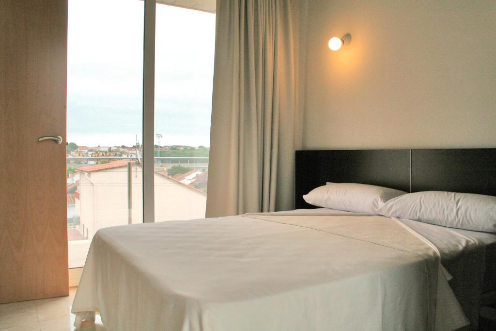 Aparthotel L' Escala Resort