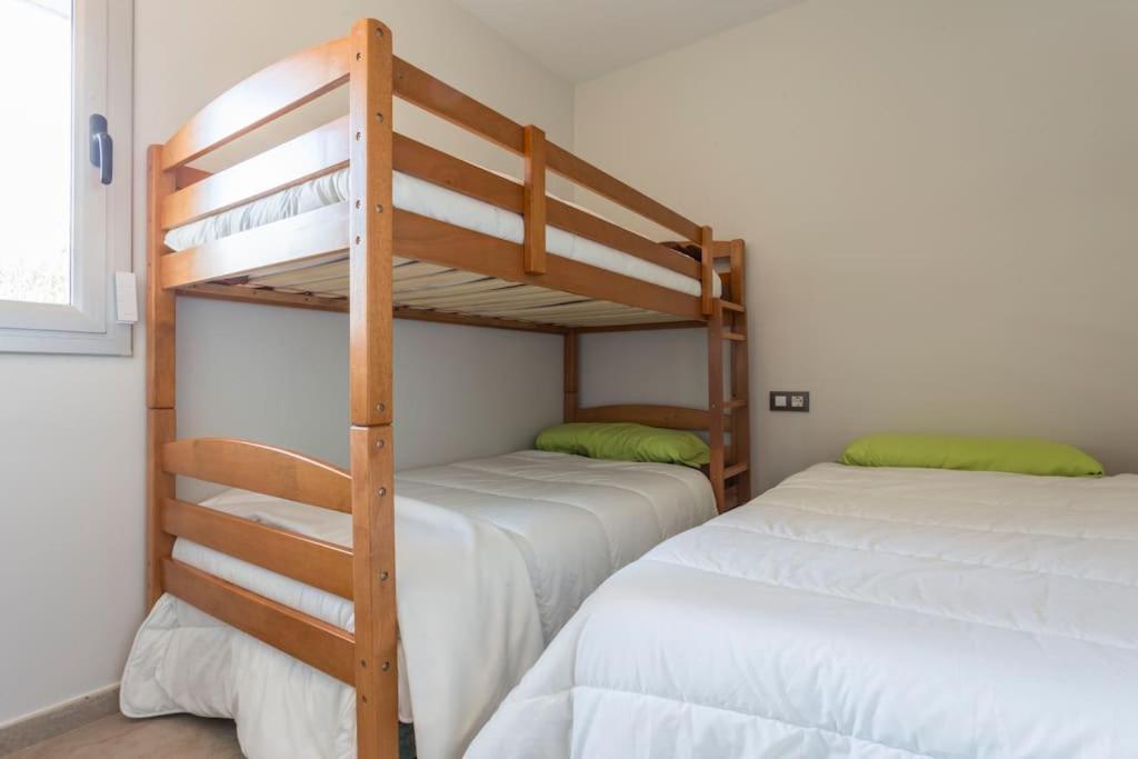 Piso De 2 Habitaciones, 3 Piscinas Y Cerca Del Mar Roses
