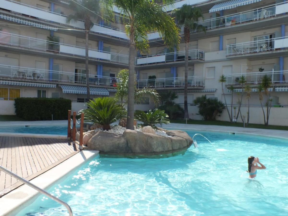 En Port Canigo, Roses: 2 Hab, Terraza, Piscina Comunitaria. - Es-204-29 Apartment