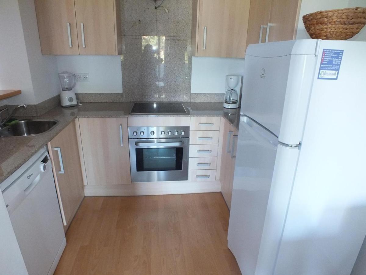 Acogedor Con Piscina Comunitaria Y Parking En Roses, Cerca De La Playa Y Atracciones - Es-204-39 Apartamento