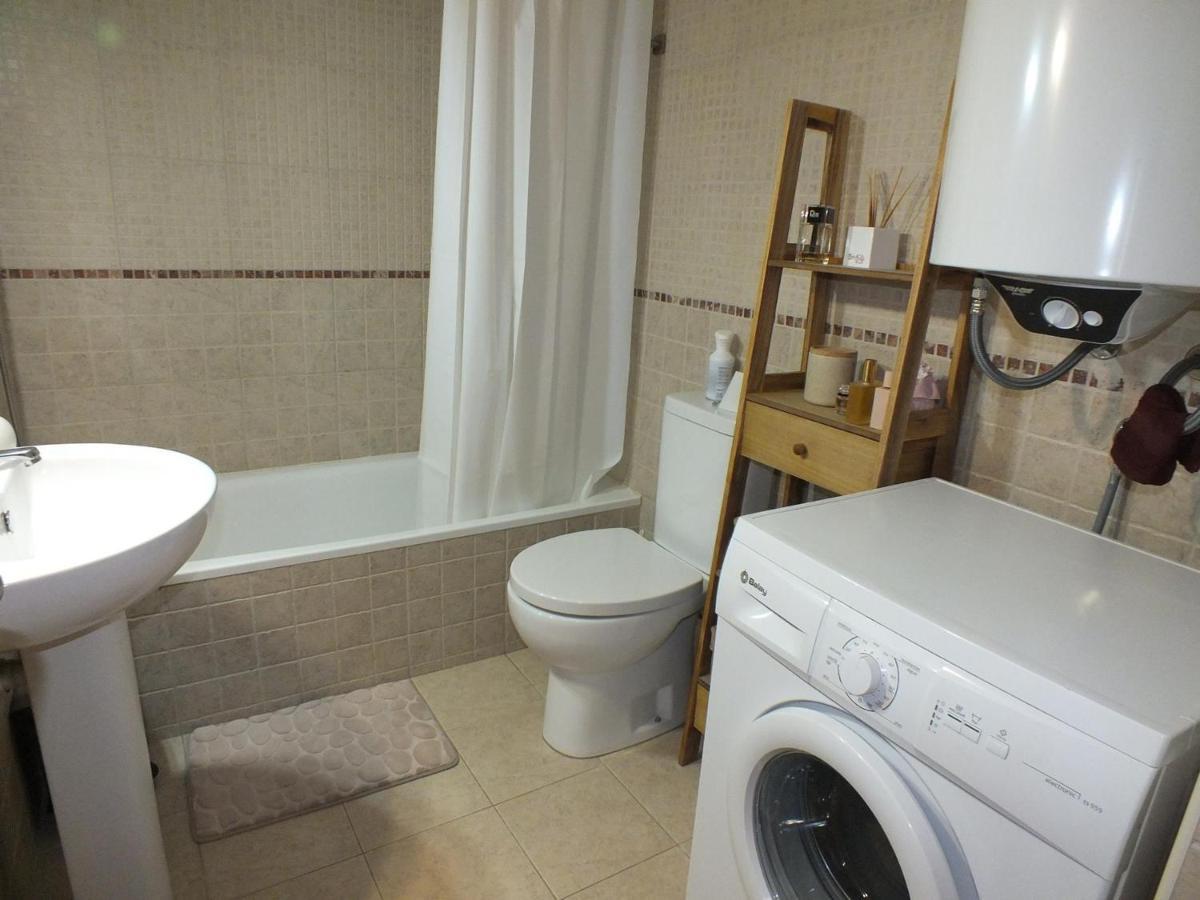 Acogedor Con Piscina Comunitaria Y Parking En Roses, Cerca De La Playa Y Atracciones - Es-204-39 Apartamento Rosas