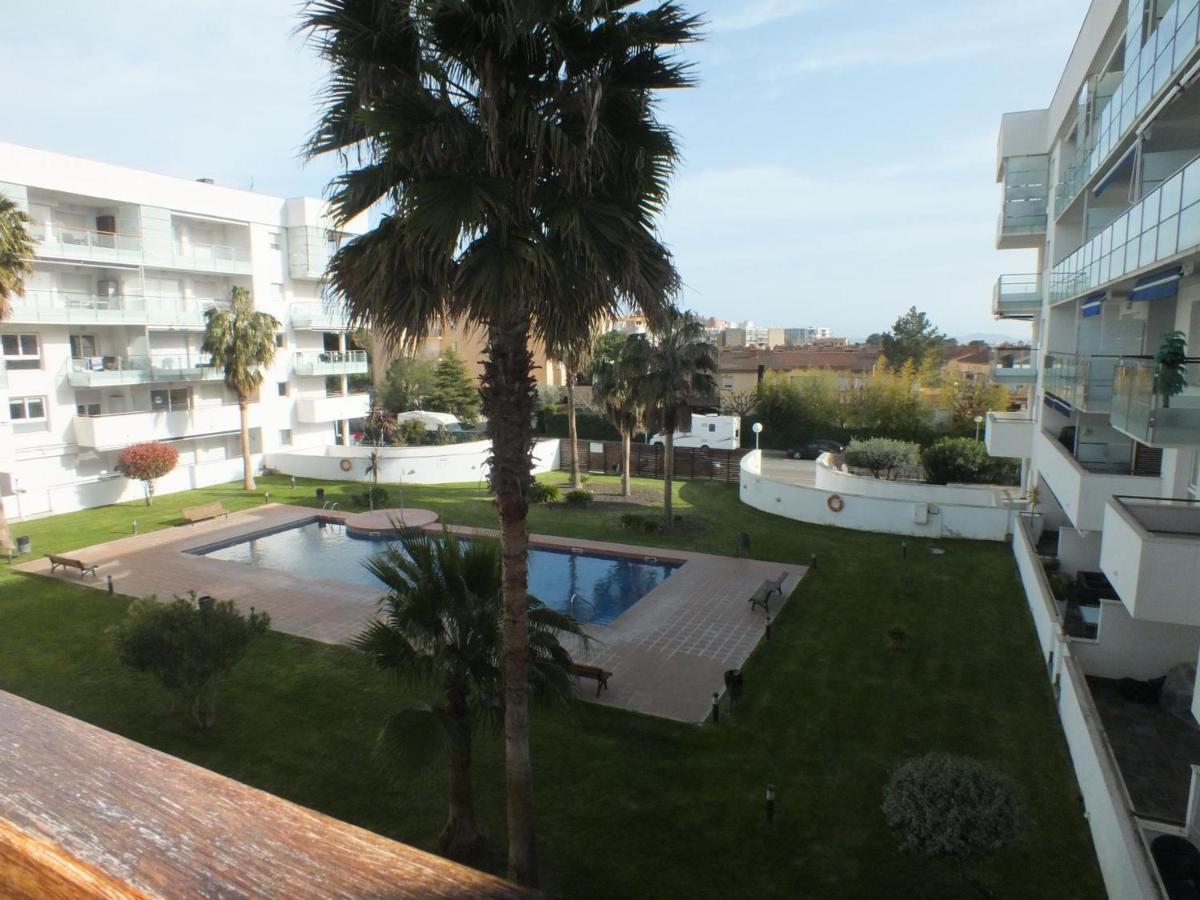 Acogedor Con Piscina Comunitaria Y Parking En Roses, Cerca De La Playa Y Atracciones - Es-204-39 Apartamento *